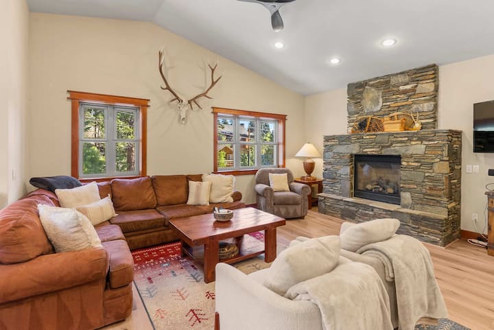 4br Townhome, Near Canyon Lodge & Lakes Basin! - Mammoth Lakes, CA