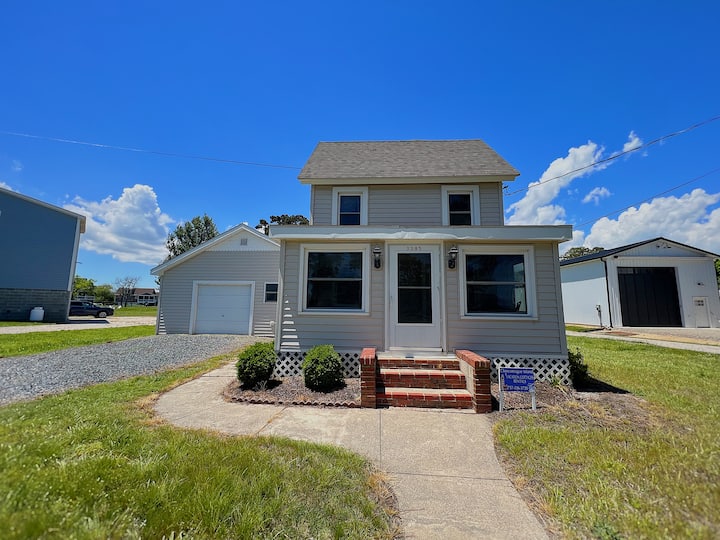 "Pony Ridge" | Pet Friendly + Sleeps 8 - Chincoteague, VA