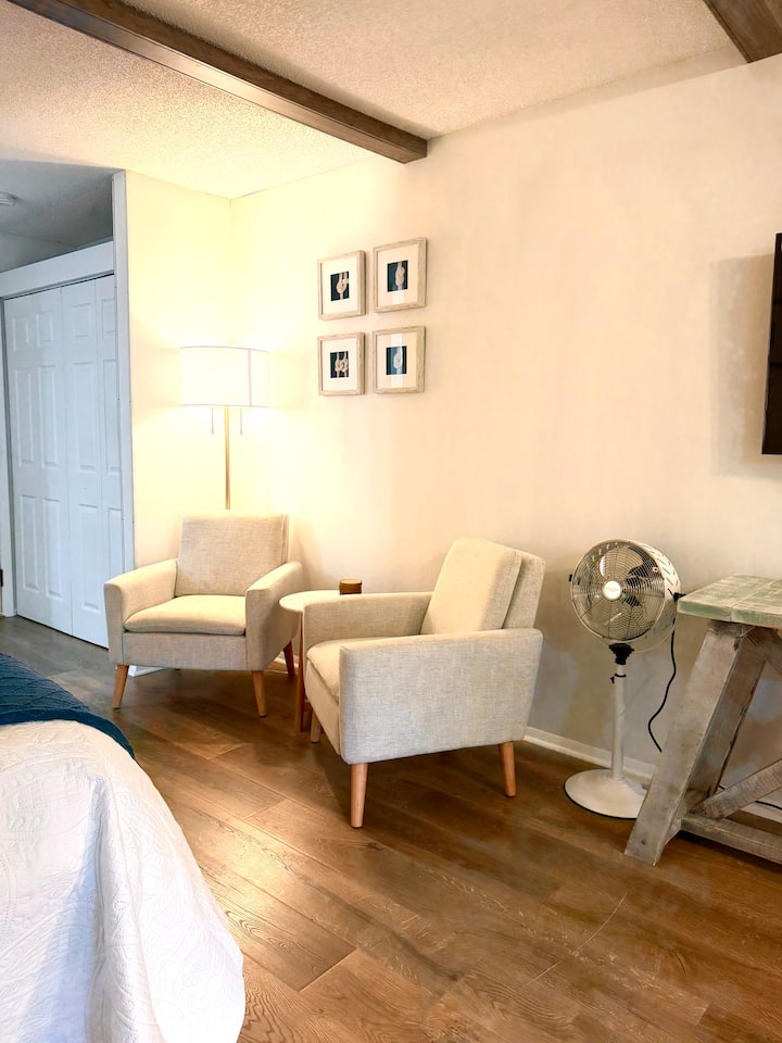 Relaxing & Affordable Lake Lure Studio - Lake Lure, NC