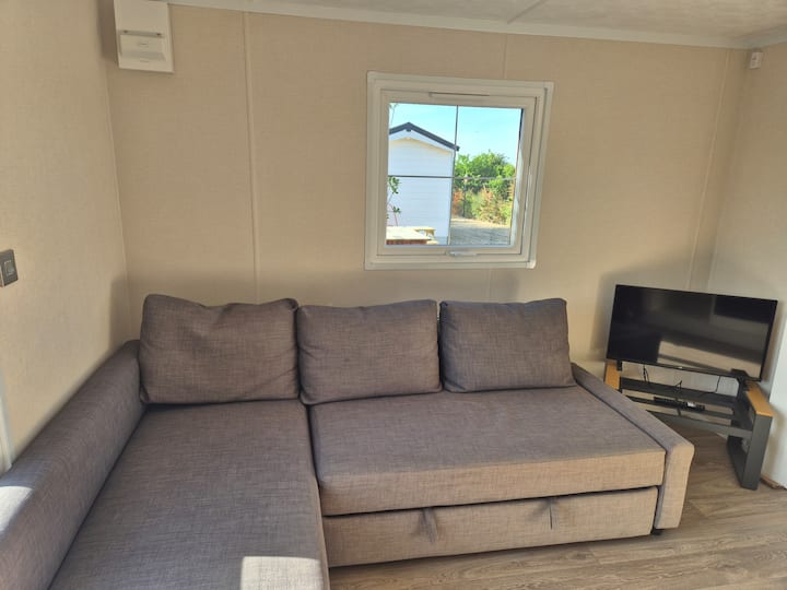 The Boathouse, Cabin With Hot Tub Sleeps 4 - Essex