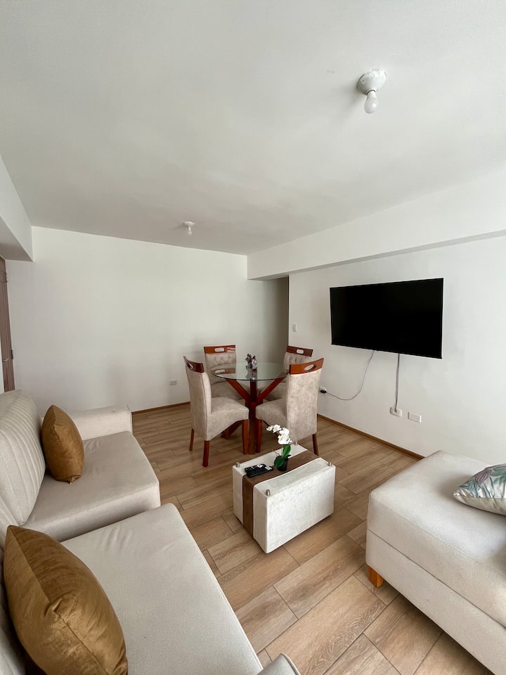 Apartamento Céntrico - 3 Dorm Cerca A La Plaza - Trujillo