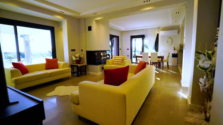 ÇEşme Ovacık'ta Deniz Manzaralı,özel Havuzlu Villa - Alaçatı