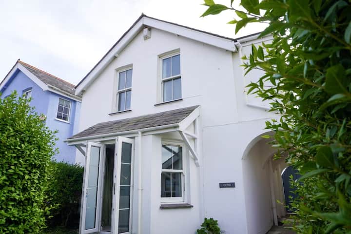 Cefni, Harrison Drive - Rhosneigr