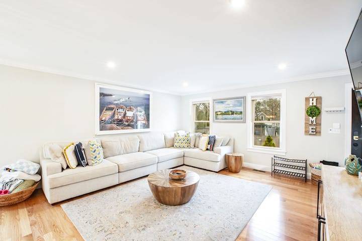 4br Retreat W Hot Tub, Fire Pit & Game Room - Falmouth, MA