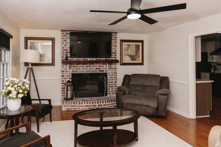 Cozy Modern Ranch In Newnan - Newnan, GA
