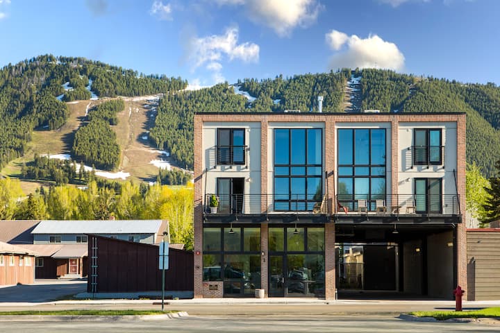 Rmr:the Town Square Loft Condo In Downtown Jackson - Jackson, WY