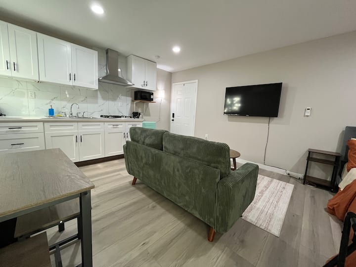 Cozy Guest Studio With Kitchen! - Rancho Cucamonga, CA
