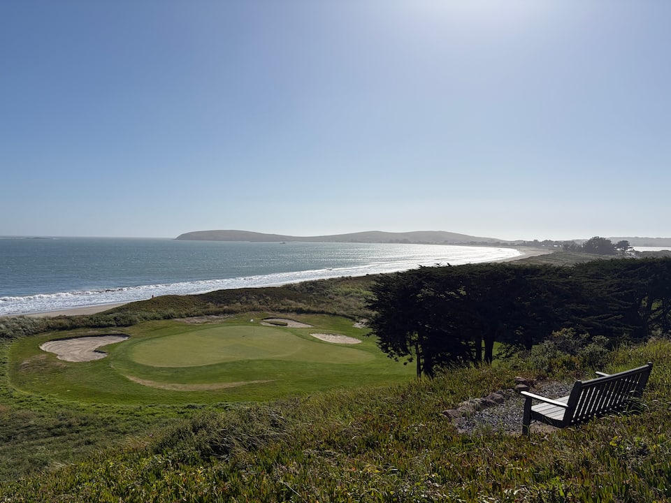 A designer beach house beside a links course, Bodega Bay, California, United States, photo 3 of 10