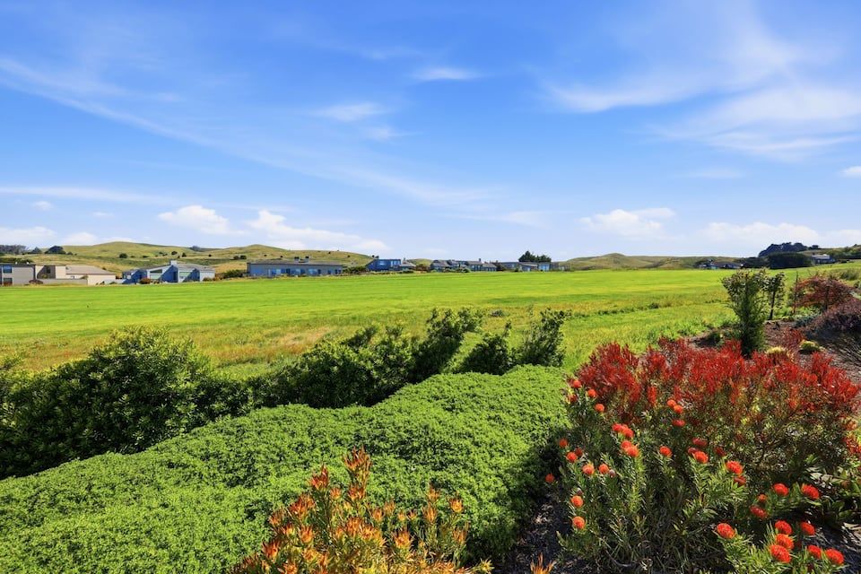 A designer beach house beside a links course, Bodega Bay, California, United States, photo 2 of 10