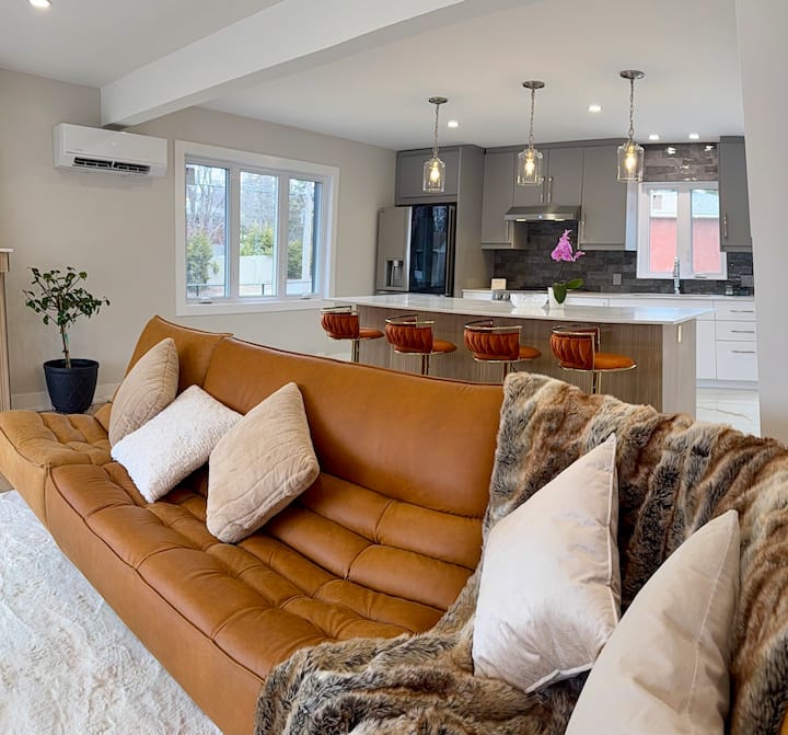 Luxury Family Home - Pointe-Claire
