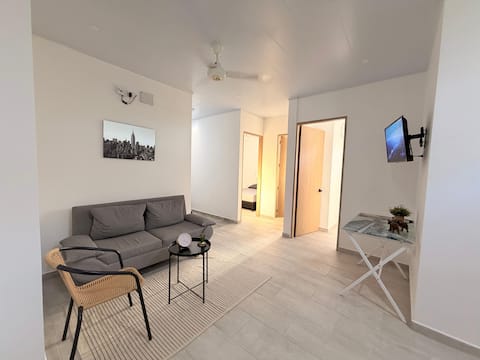 Popular Airbnb listing: Family apartment with 2 air conditioners, 1 block from Santorini in Puerto Triunfo