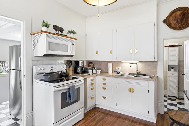 Old Towne Cass | Furnished 30+ Day Downtown Tc - Traverse City, MI