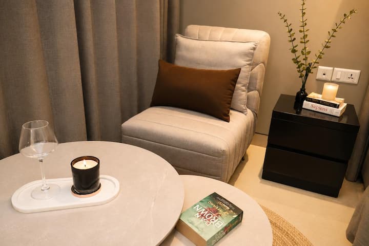 Oak & Ivory - Luxe Studio With Rooftop Pool - Gurugram