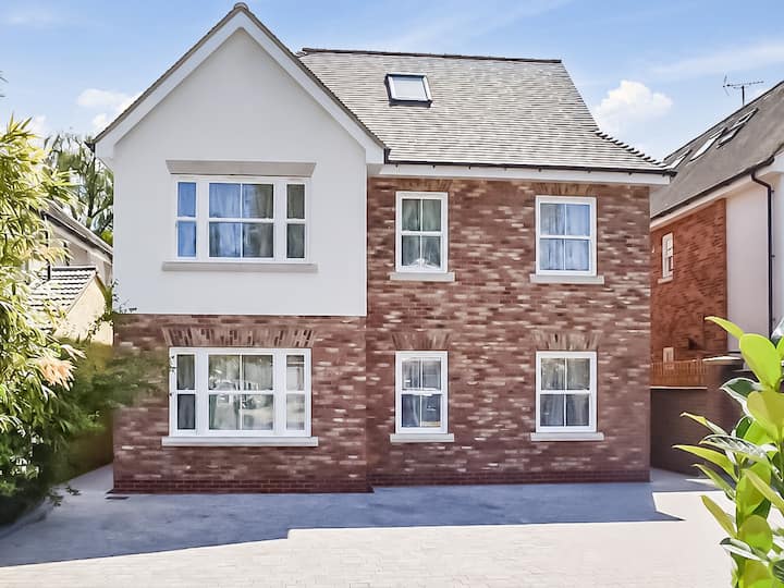 Apartment 2 - Uk51647 - Brentwood