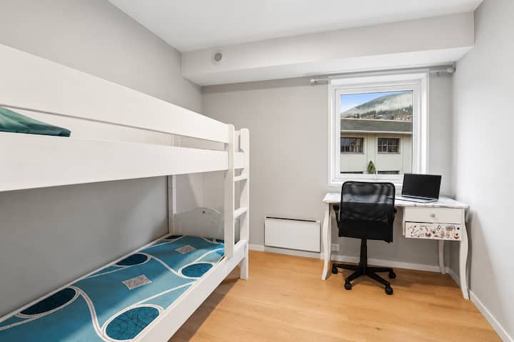 Midt I Fagre Stryn - Stor Moderne Leilighet! - Olden