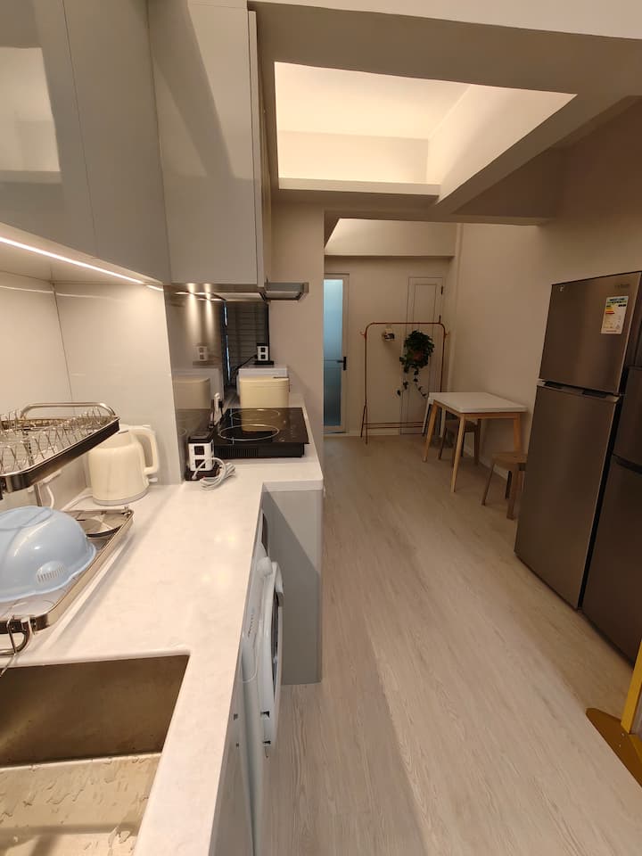 Spacious New Family Living Apartment Sleeps 10 - Hong Kong
