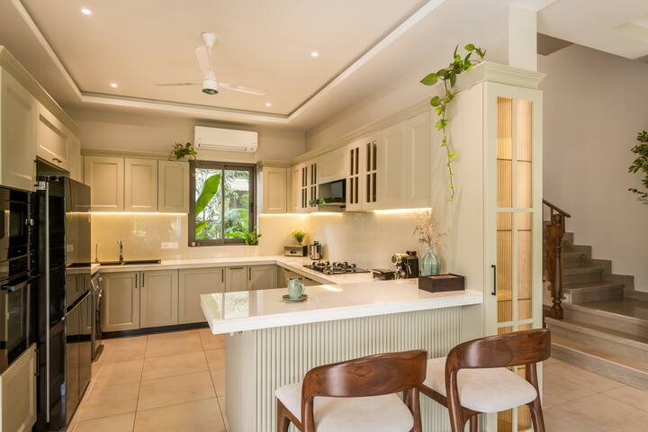 Dining area image 3