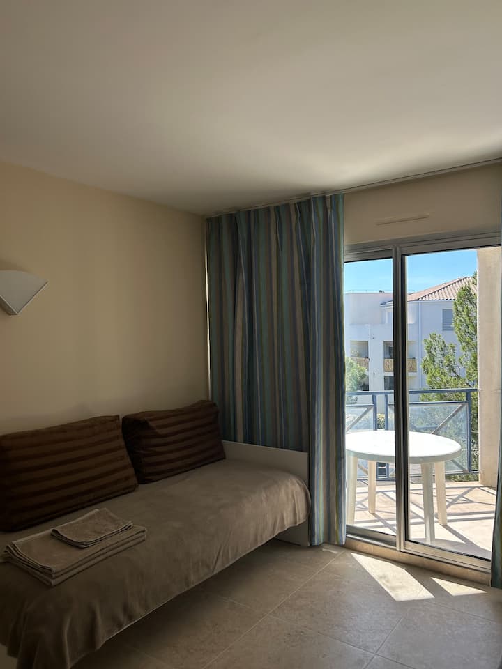Beau Studio Rénové : Piscines & Terrasse - Balaruc-le-Vieux