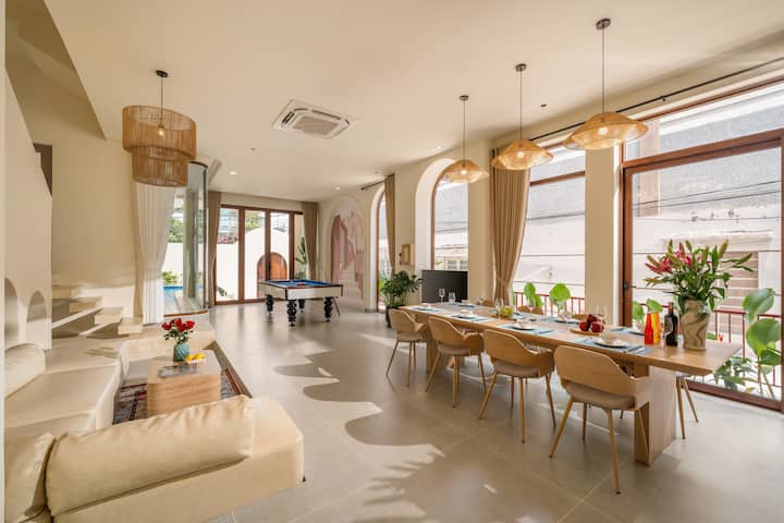 New Mediterranean 5br Pool Villa Near My Khe Beach - ダナン