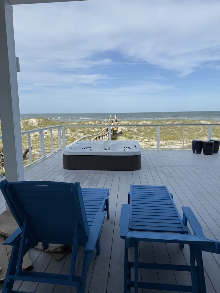 Endless Summer | Oceanfront Beach House | Hot Tub - Jacksonville, FL