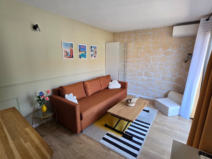 Studio 20 M² Avec Balcon à Deux Pas De La Plage - Antibes