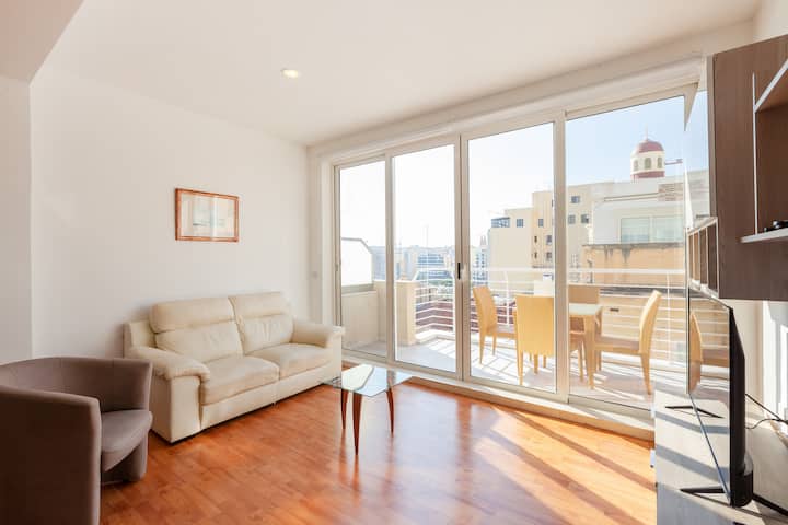 Sant Antnin Penthouse Suite | Sliema Ferries - Malta