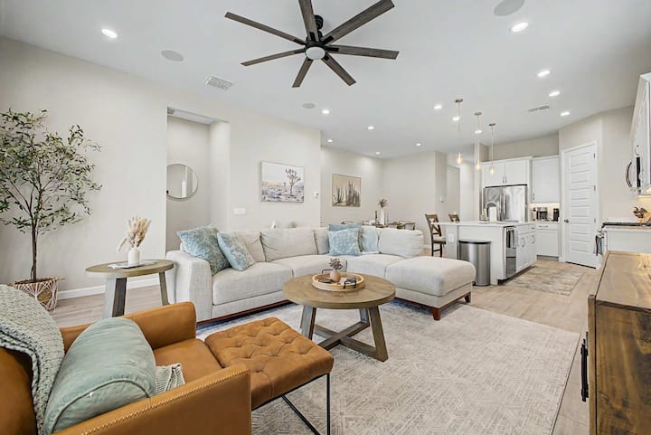 Family Retreat | Monthly Rate Includes 1 Week Free - Peoria, AZ