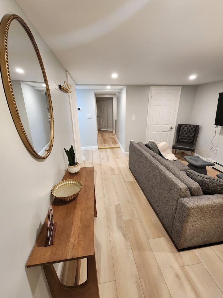 Safe & Clean 3 Br Apt | Only 30 Mins From Boston - Salem, NH