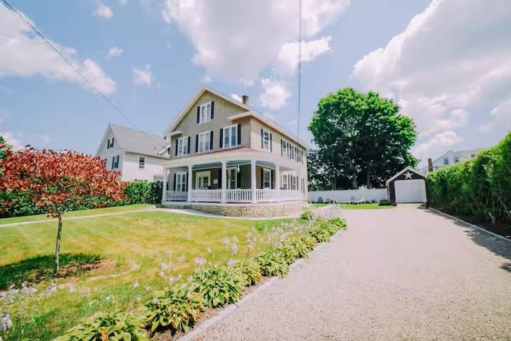 Exterior 2