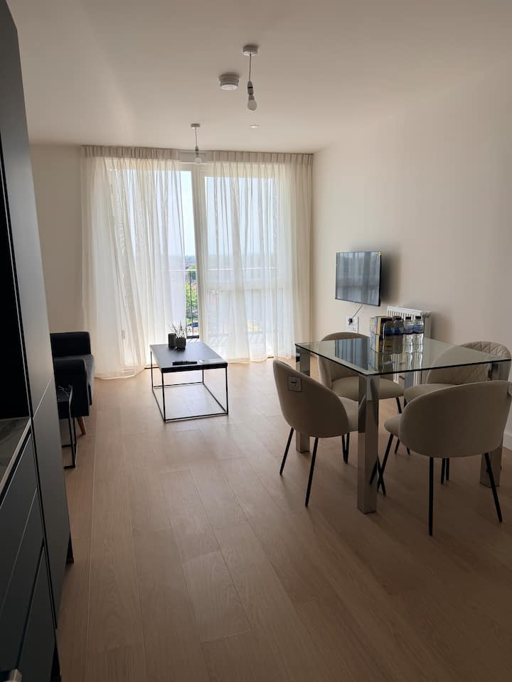 Spacious 3-bed Hayes Apartment Near Heathrow - Aéroport de Londres Heathrow (LHR)