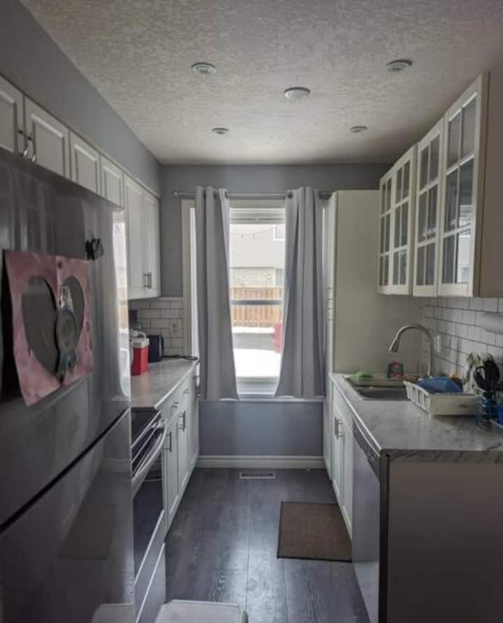 Affordable Upstairs Room - Brantford
