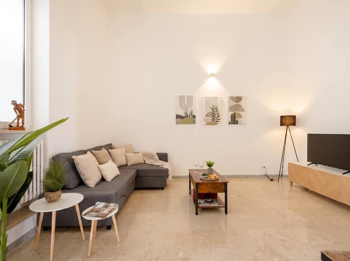 Piazza Del Mare Spacious Apt With Private Patio - Bari