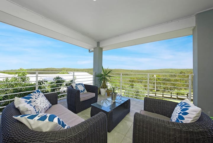 Ocean Whisper | Luxury Coastal Escape | Long Stays - Newcastle, Australia