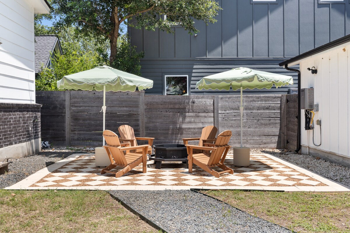 Superhost’s NEW East Austin Gem with Firepit Patio