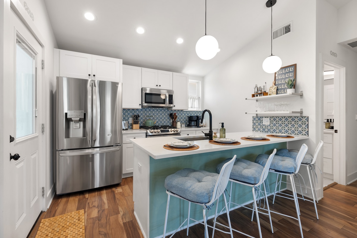 Superhost’s NEW East Austin Gem with Firepit Patio