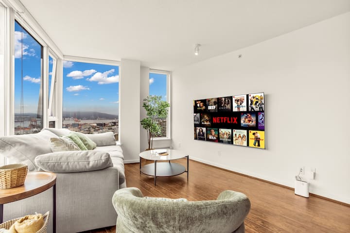 Luxury 2br W/ Water & Mountain Views + Pool/gym - Canada