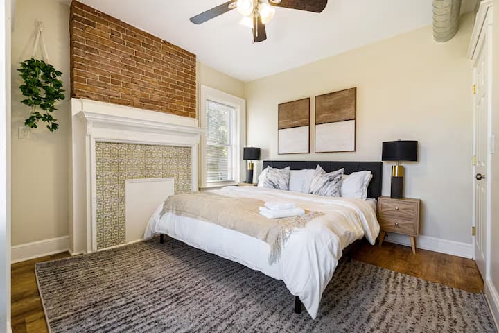Modern Apt W/ Netflix Near Downtown & Upmc - Pittsburgh, PA