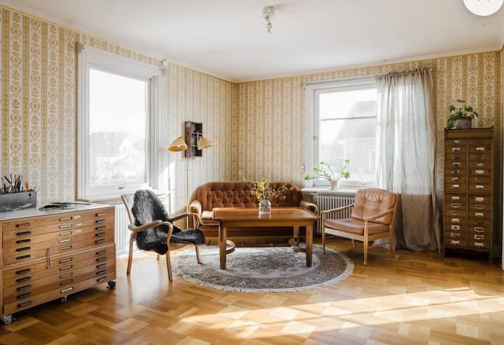 Rydénska Huset ~ Paradvåning Med Trädgård - Götene