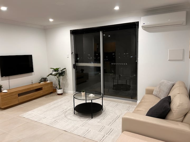 Sunset Ocean Views Coastal Luxe Apartment
3 Beds - オーストラリア メルビル