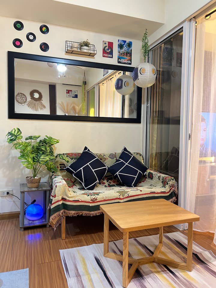Azure 1br Lagoon View Veranda Netflix Internet - Parañaque