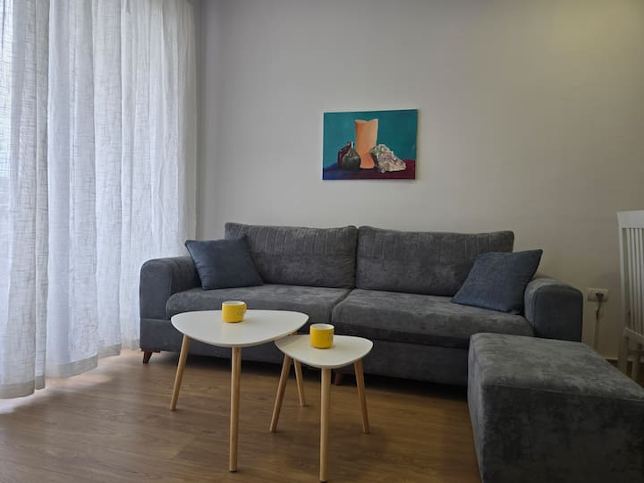 Stellana 23 | Sunrise Balcony • 2br/2ba • Parking - Albanië