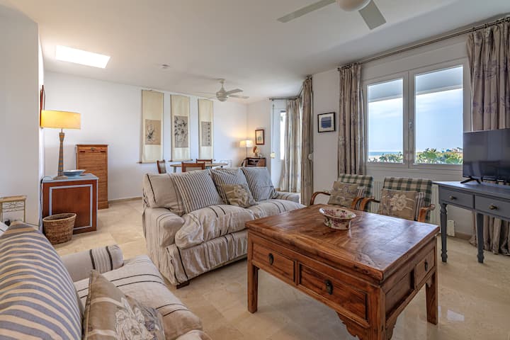 Vintage Dream By The Sea Ii: Direct Beach Access - Sotogrande