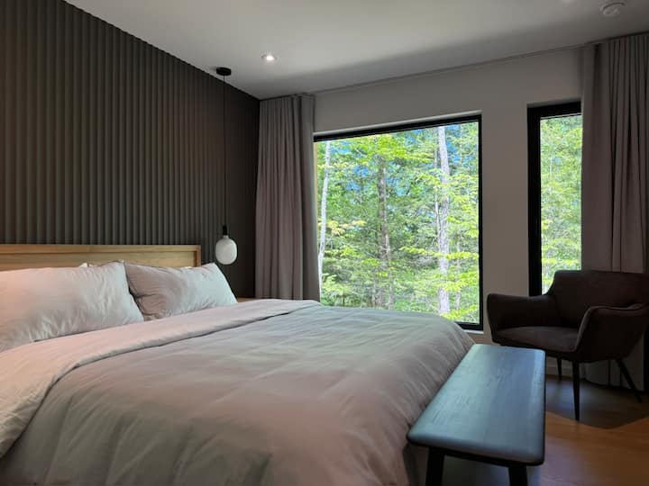 Literie de qualité en coton égyptien pour toutes les chambres.