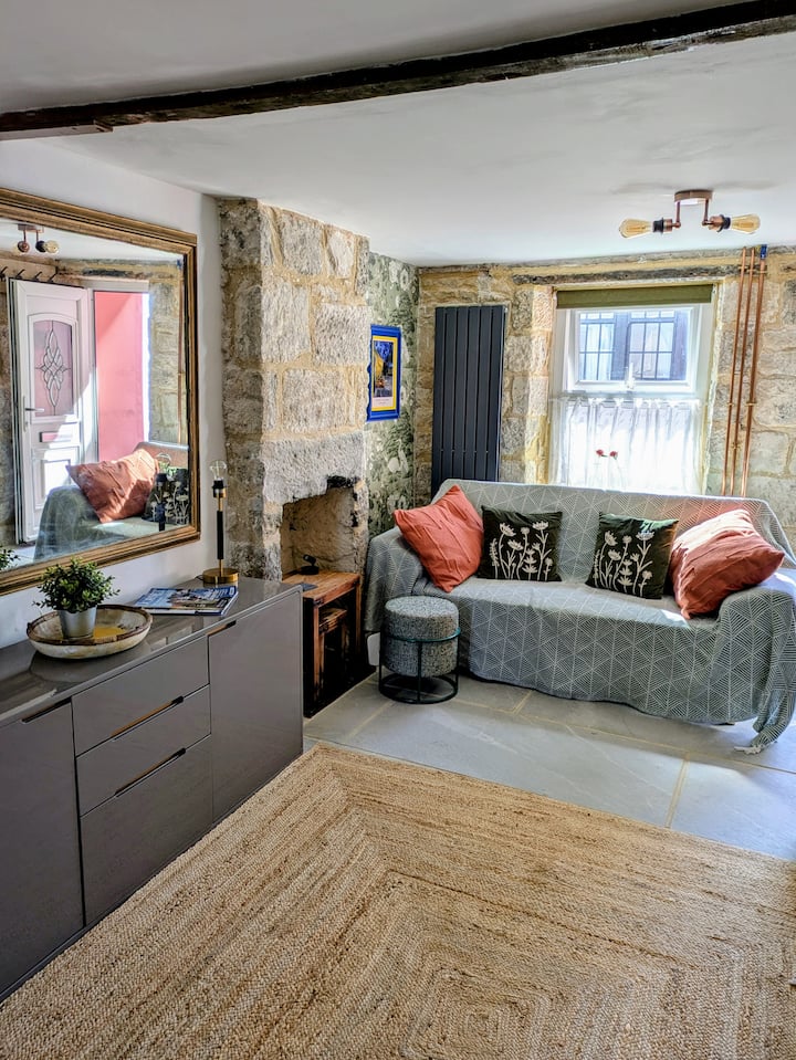Pink Cottage • Quirky Coastal Near Chesil Beach - Weston