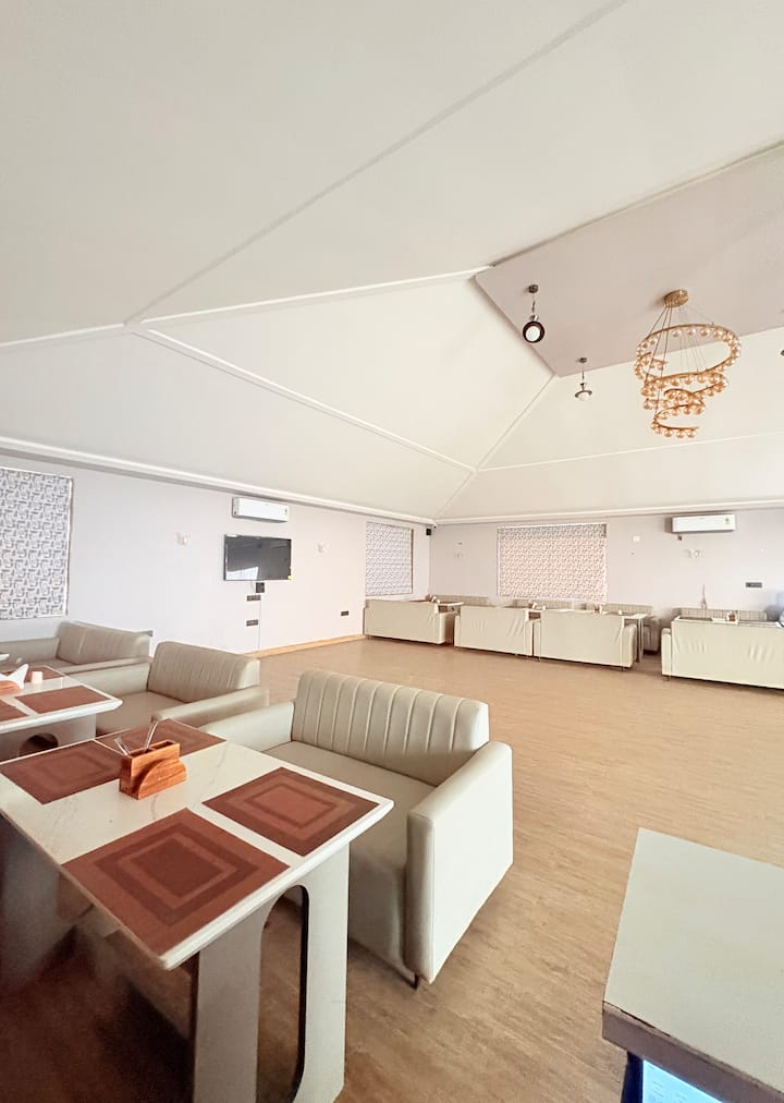 Royal Villa For Parties & Family Stay - Udaipur