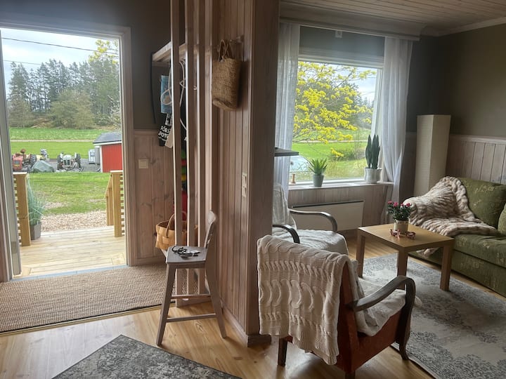 Liten Familjevänlig Stuga Med 2 Små Sovrum. - Kumlinge
