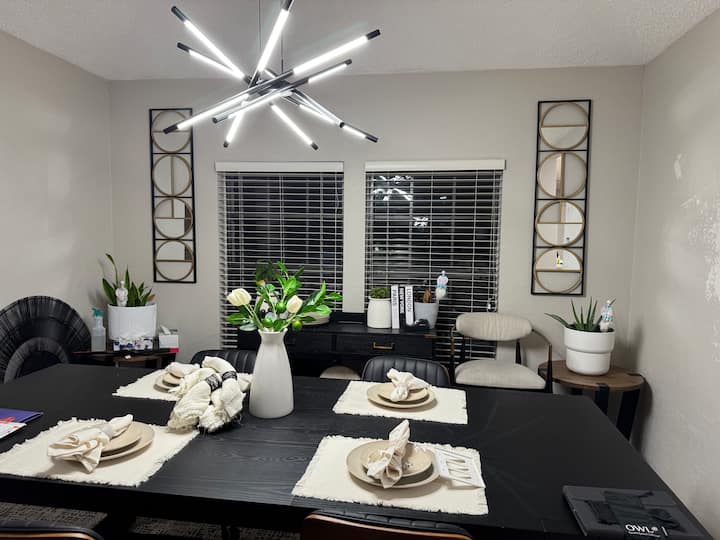 Cozy World Cup Stay W/ Friendly Dogs - Rowlett, TX