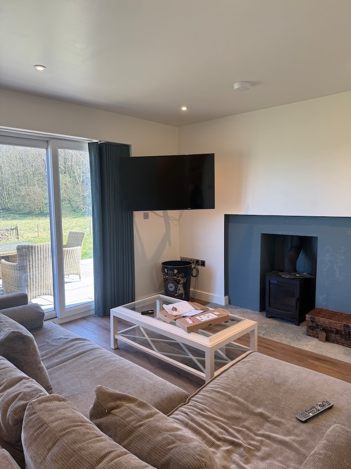 Idyllic And Peaceful 2 Bed Lake District Cottage - Kendal