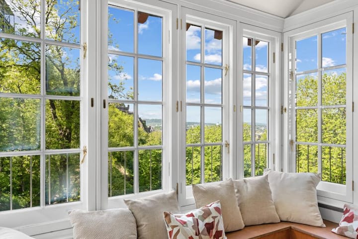 Castleview | Central Penthouse Apartment | Sleeps8 - Edinburgh