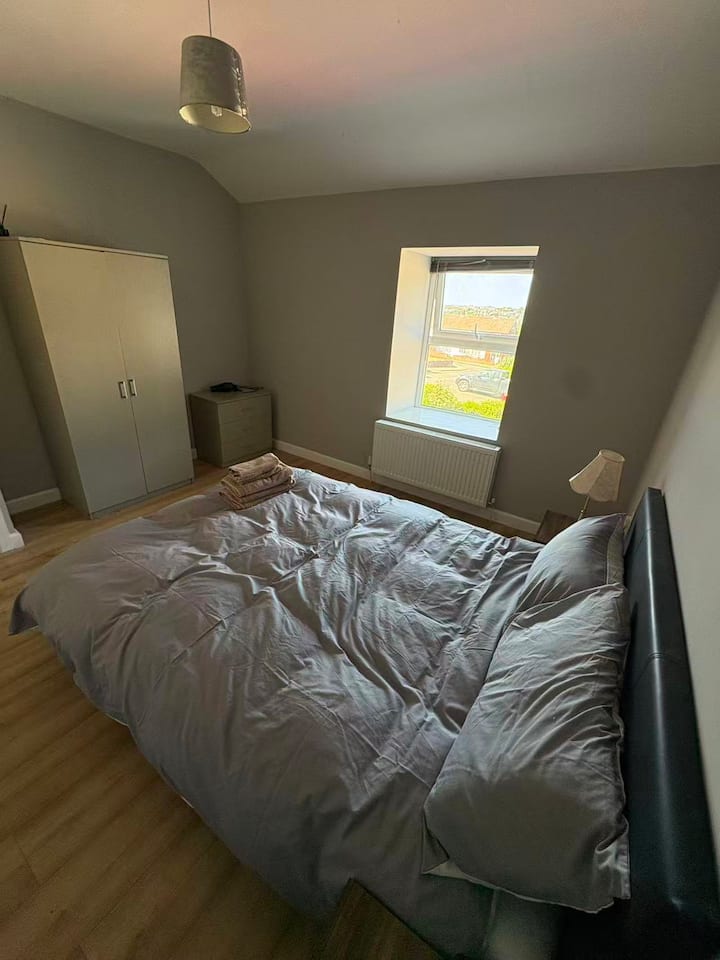 Adorable 3 Bedroom Town House - Milford Haven